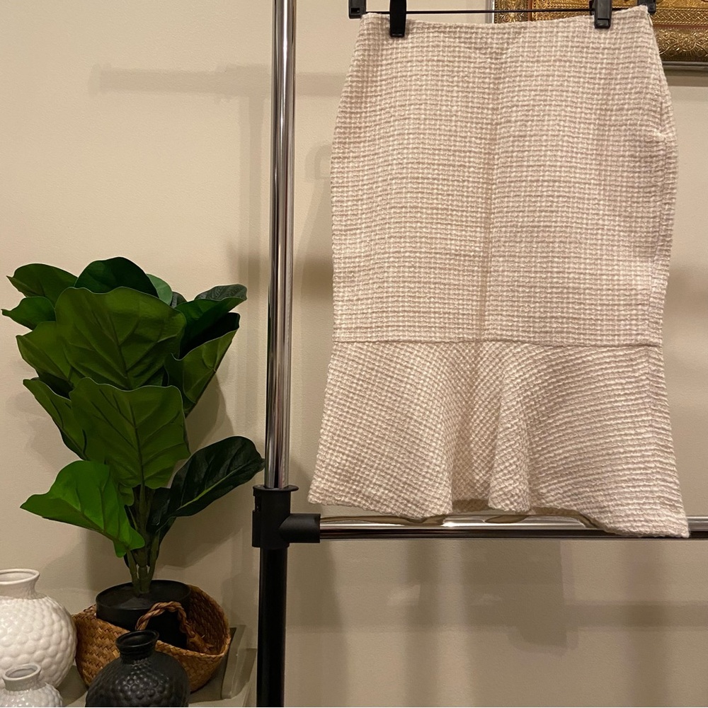 White Peplum Tweed Skirt
